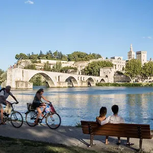 https://portes-du-palais.fr-provencehotel.com
